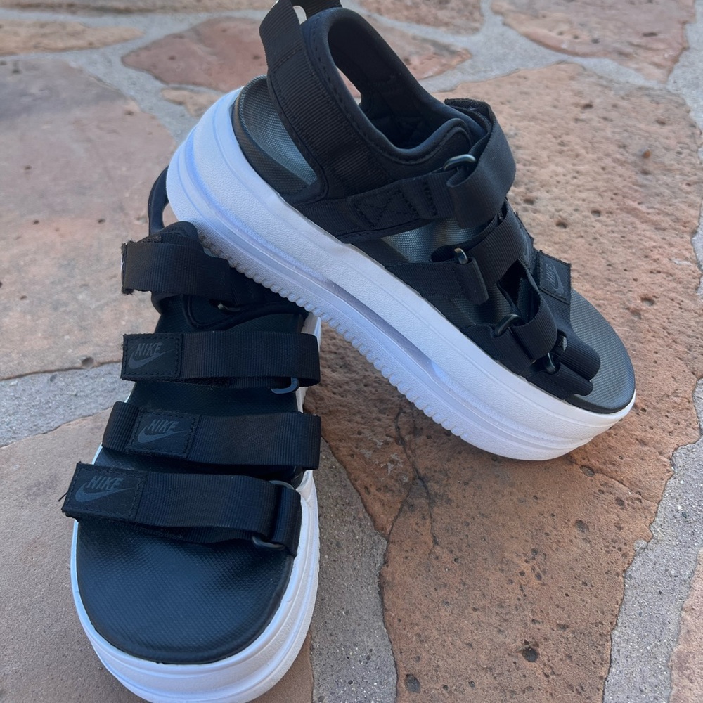 Nike Black and White Women's Sandals